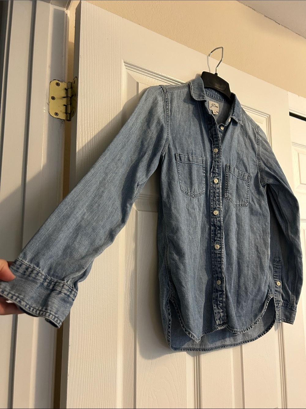 J.Crew Chambray Denim Button Down Shirt Light Wash Women’s 2 - Picture 6 of 8